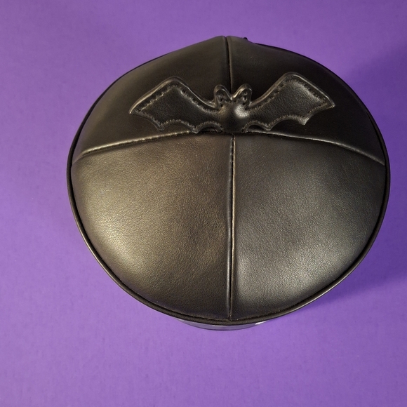 Cakeworthy Universal Monsters Purse - Picture 6 of 8